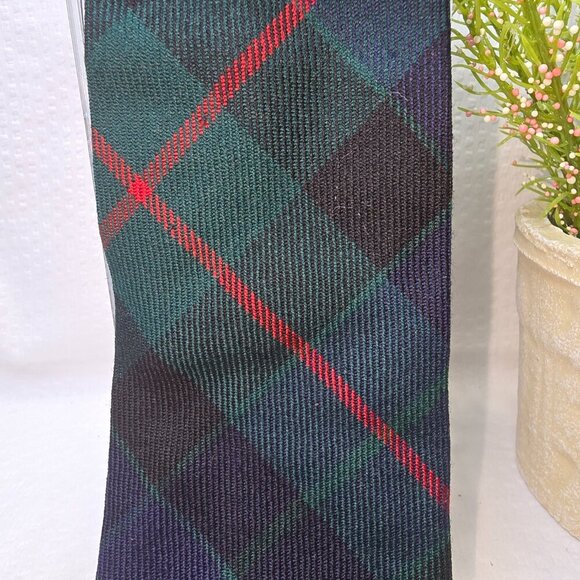 LOCHARRON OF SCOTLAND MENS REIVER ARMSTRONG TARTAN WOOL TIE GREEN RED NAVY EUC - Picture 4 of 5